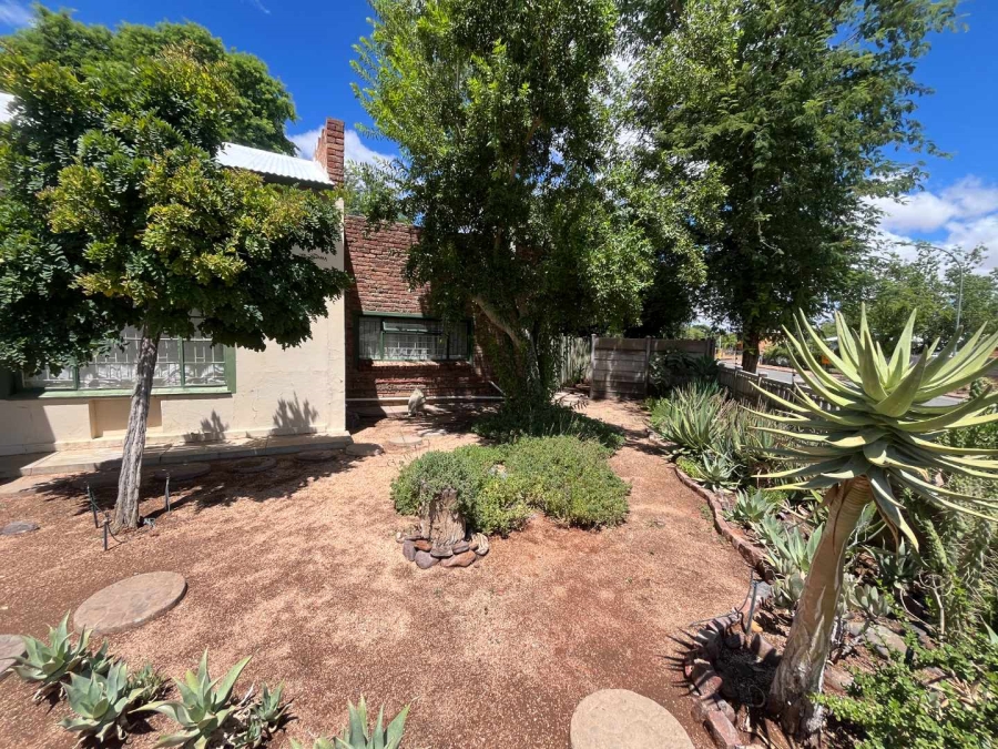 5 Bedroom Property for Sale in Die Rand Northern Cape